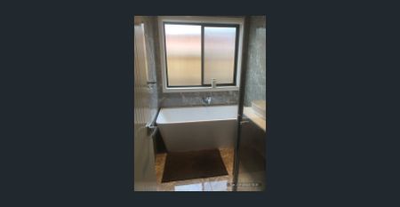 Cozy Four Bedroom Family House in Truganina - Photo 3