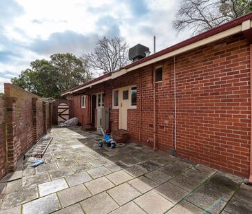 38 Henley Road, Ardross - Photo 3