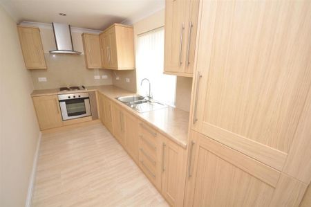 2 bedroom detached bungalow to rent - Photo 5