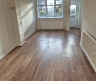 Heather Close - Photo 6