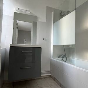 Appartement à louer - REIMS - PROCHE JEAN JAURES - Photo 2