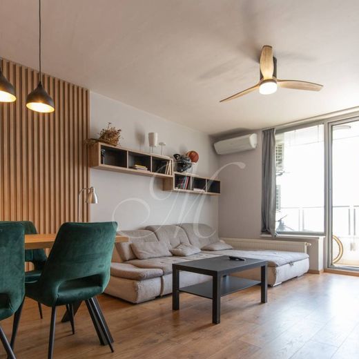 METROPOLITAN │Moderný 2-izbový byt s lodžiou v projekte 3 Veže - Fotografia 1