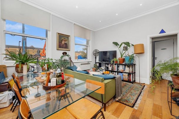 2 bedroom flat to rent - Photo 1