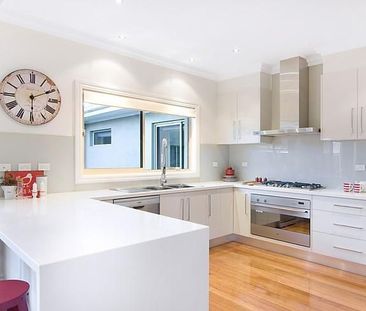 1/2 Delia Street, Oakleigh South VIC 3167 - Apartment For Rent | Do... - Photo 2