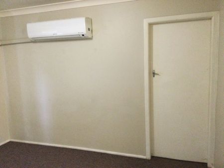 EAST TAMWORTH - Two Bedroom Unit - Photo 2