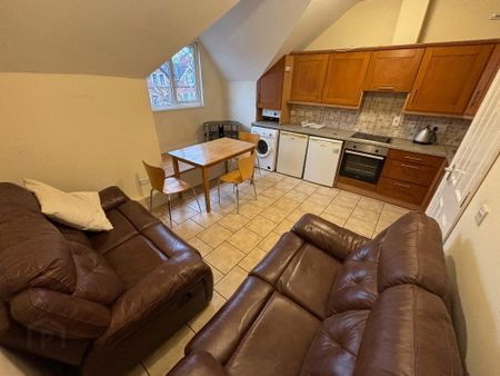 Great Apartment, 68c University Avenue, Queens Quarter, Belfast, BT7 1GY - Photo 3