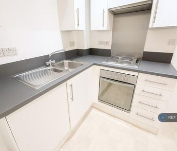 2 bedroom flat to rent - Photo 3