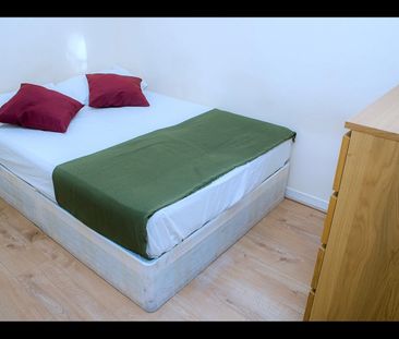 Room in a Shared Flat, Bernwood House, N4 - Photo 2