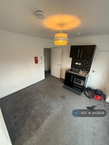 Studio to rent - Photo 3