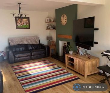 3 bedroom detached house to rent - Photo 2