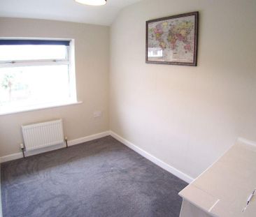 3 bedroom semi-detached house to rent - Photo 4
