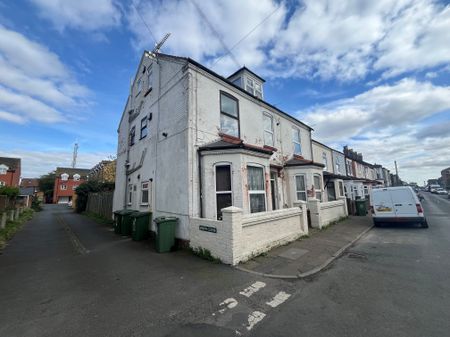 Lichfield Road, Great Yarmouth - Photo 3