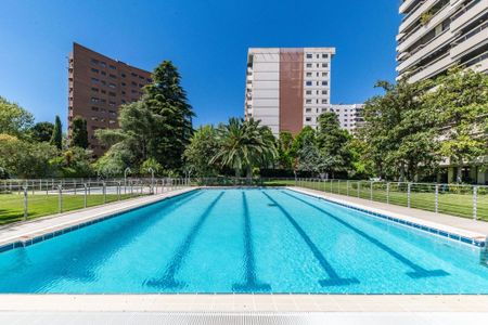 5 room luxury Apartment for rent in Madrid, Spain - Photo 3