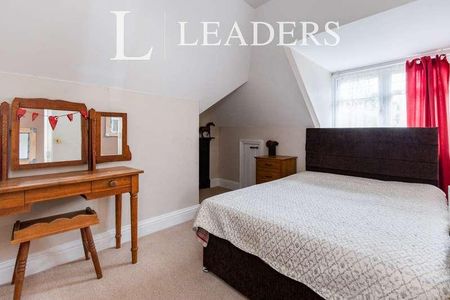 Castle Mount, St. Valerie Road, Bournemouth, BH2 - Photo 3