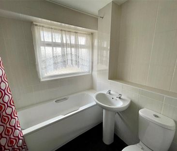 3 bedroom end of terrace house to rent - Photo 5