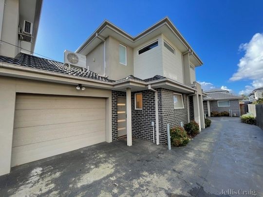 2/6 Isla Avenue, Glenroy VIC 3046 - Townhouse For Rent | Domain - Photo 1