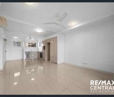 1 BEDROOM APARTMENT – CLOSE TO TRAIN STATION! - Photo 1