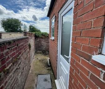 York Street, Latchford, Warrington, WA4 - Photo 4