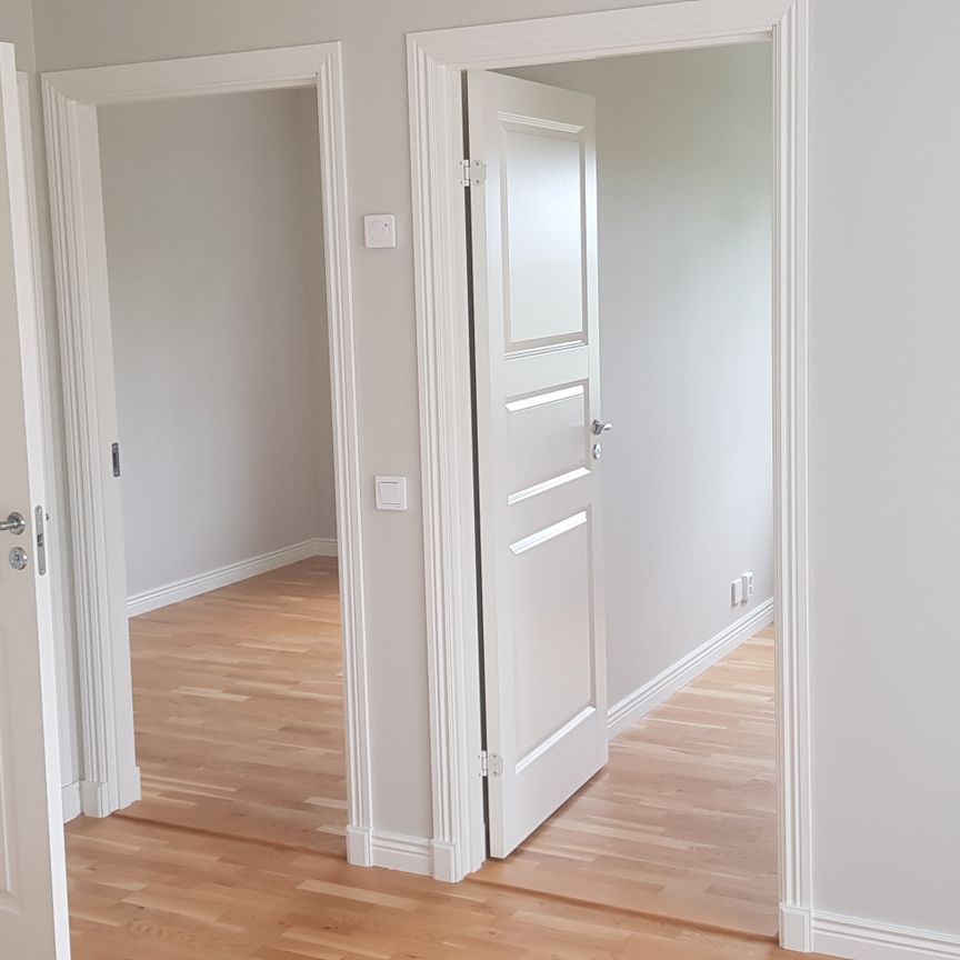 Breds-Backa, Enköping - Photo 1