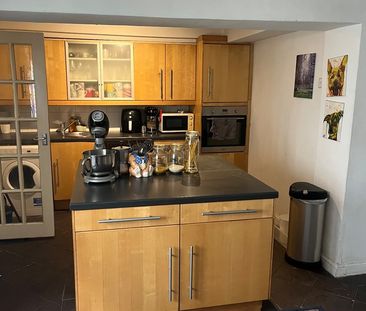 1 Bed Flat, Greenwich, SE10 - Photo 2