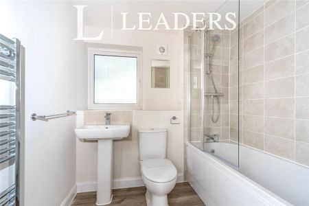 2 bedroom flat to rent - Photo 2