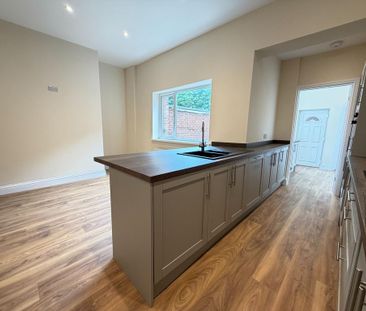 3 bedroom terraced house to rent - Photo 4