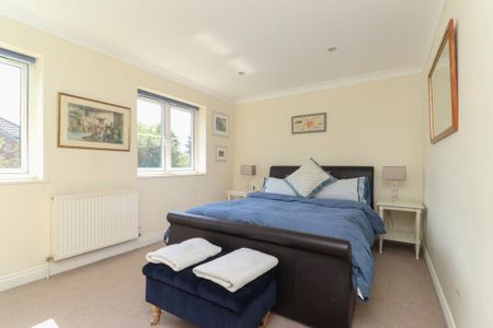 3 bedroom semi-detached house to rent - Photo 3