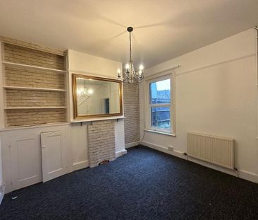 4 bedroom semi-detached house to rent - Photo 1