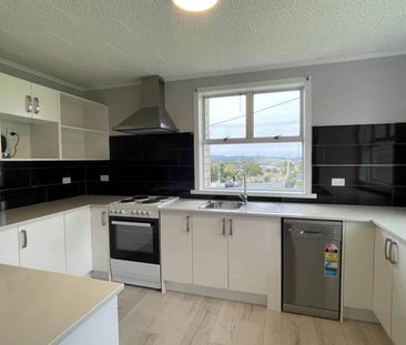 Freshly Renovated & Ready to Move In - Photo 4