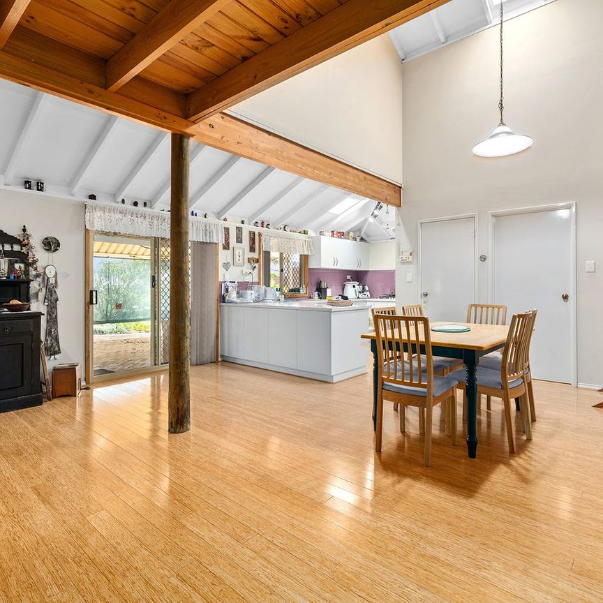 Spacious 4-Bedroom Family Home in a Convenient Location - Photo 1
