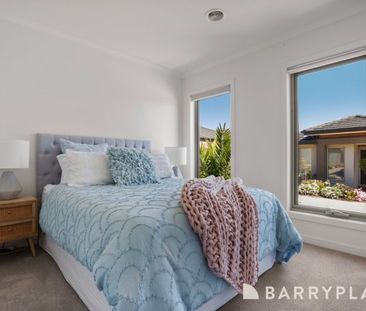 Coastal Comfort Meets Modern Style - Photo 2
