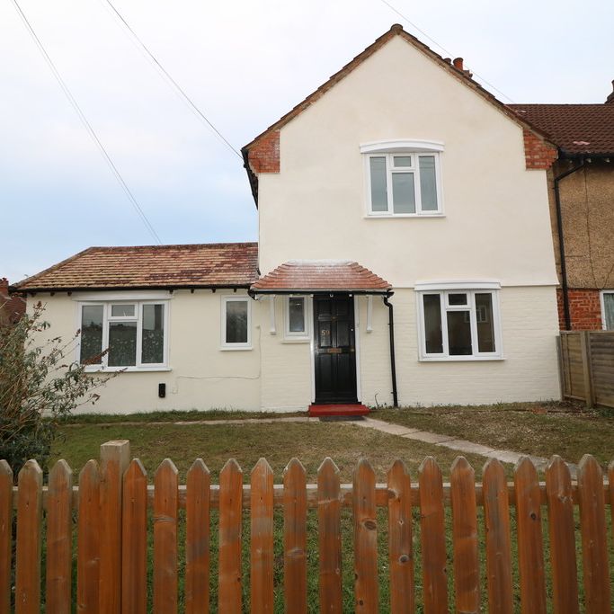 Beresford Road, Dorking - 4 bedrooms Property for lettings - Seymours - Photo 1