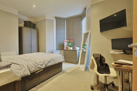 3 bedroom Student Flat to rent in Bayswater Road, Jesmond - Photo 4