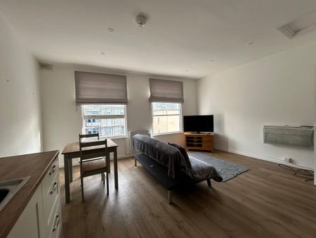 1 bedroom flat to rent - Photo 4
