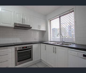 57 Fleming Road, Herston, Qld 4006 - Photo 3