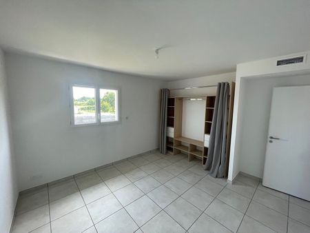 Location Maison 4 pièces 116m² - Photo 2
