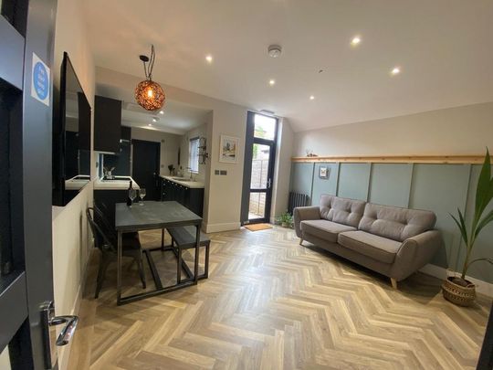 5 bedroom house to rent - Photo 1