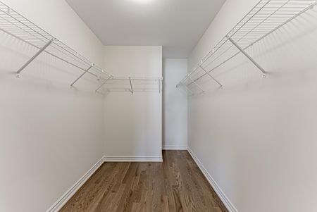 For Lease - 3083 Harvard Gardens, Oakville, Ontario - Photo 2