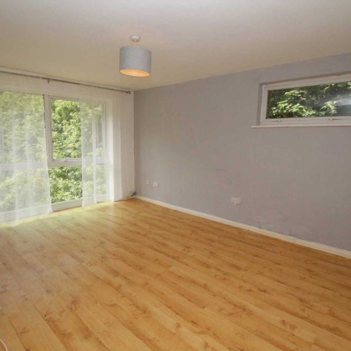 2 bed Flat for rent - Photo 1