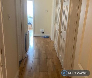 1 bedroom in a flat share to rent - Photo 3