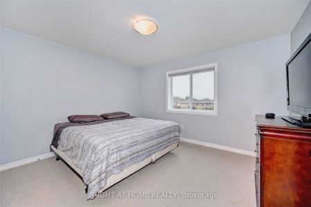 Property For Lease | X9044164 - Photo 5