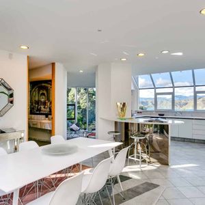 Simply Stunning - Photo 2