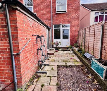 4 bedroom terraced house to rent - Photo 1