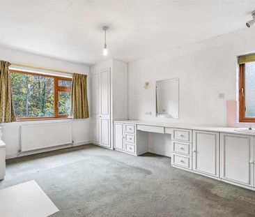 Walton Road, SG12 - Photo 5