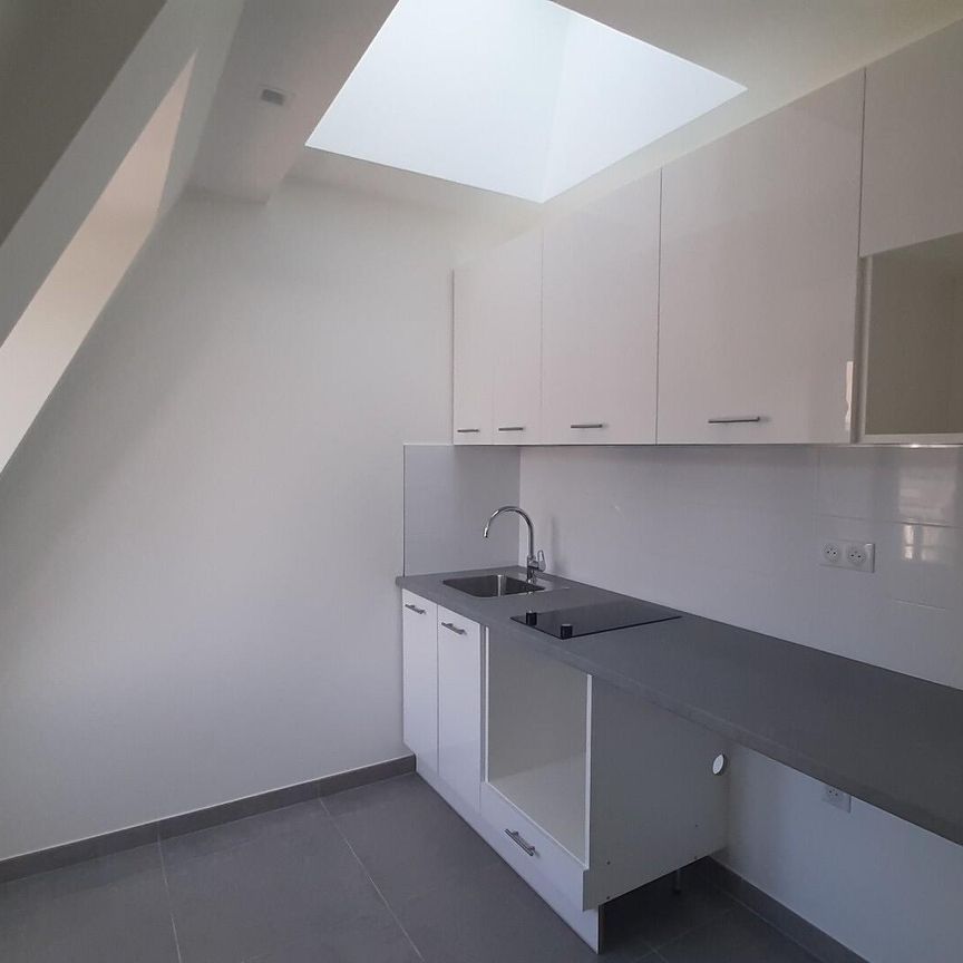 location Appartement T2 DE 51.1m² À PARIS - Photo 1