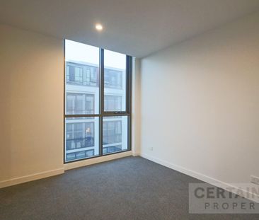 Stylish 2-Bedroom Apartment in Flemington - Photo 6