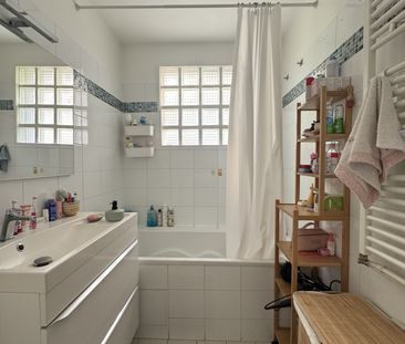Location Appartement 4 pièces 67m² VILLE D AVRAY 92410 - Photo 2