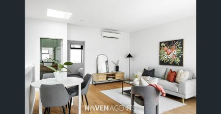 DOUBLE STOREY TOWNHOUSE - CUTTING EDGE, SPACIOUS, LOW MAINTENANCE LIVING ** 6 MONTH LEASE - Photo 2