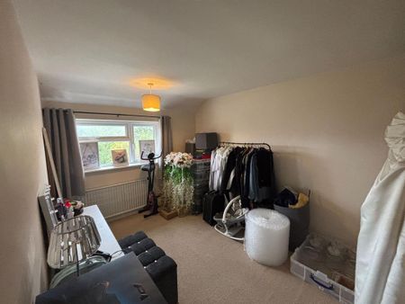 3 bedroom semi-detached house to rent - Photo 2