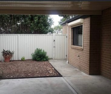 Cranbourne East - Photo 5